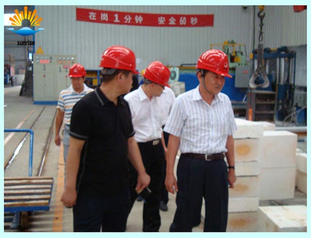 Korea customers to mullite insulation bricks factory inspect Korea customers to mullite insulation bricks factory inspect