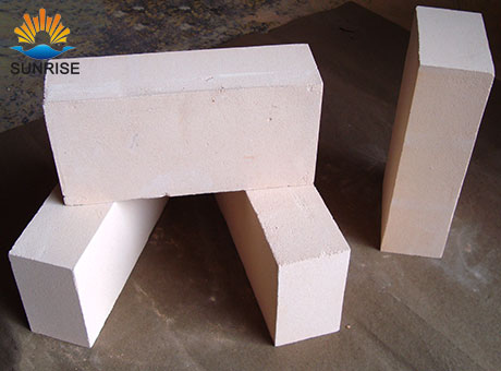 The difference between refractory bricks and clay refractory bricks
